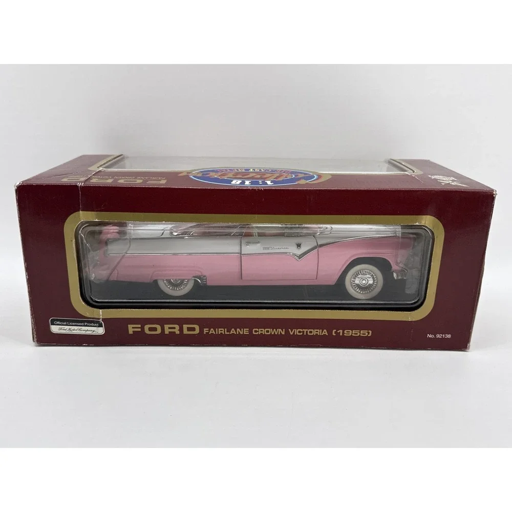 Road Legends 1:18 Ford Fairlane Crown Victoria Diecast Model Car Pink/White